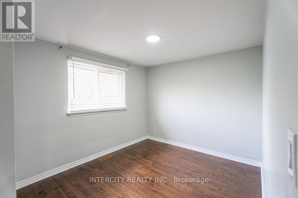 76 Felan Crescent, Toronto, Ontario  M9V 3A3 - Photo 15 - W13517962