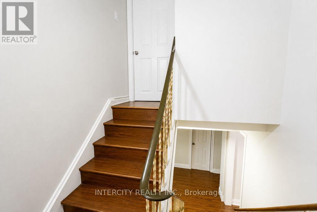 76 Felan Crescent, Toronto, Ontario  M9V 3A3 - Photo 17 - W13517962