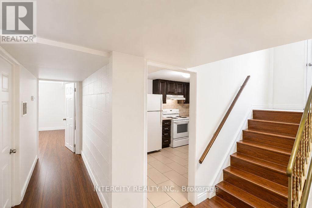 76 Felan Crescent, Toronto, Ontario  M9V 3A3 - Photo 18 - W13517962