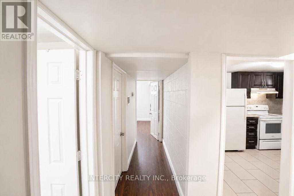76 Felan Crescent, Toronto, Ontario  M9V 3A3 - Photo 19 - W13517962
