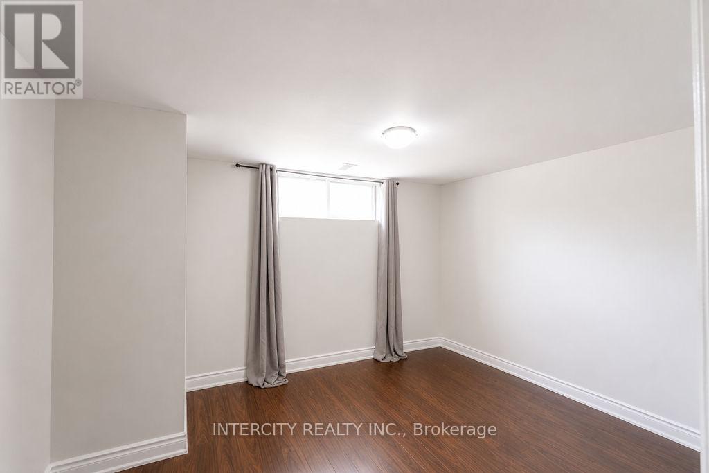 76 Felan Crescent, Toronto, Ontario  M9V 3A3 - Photo 21 - W13517962