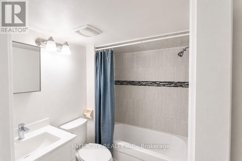 76 Felan Crescent, Toronto, Ontario  M9V 3A3 - Photo 22 - W13517962