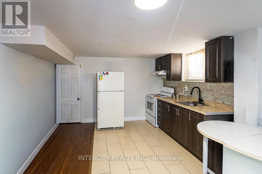 76 Felan Crescent, Toronto, Ontario  M9V 3A3 - Photo 24 - W13517962