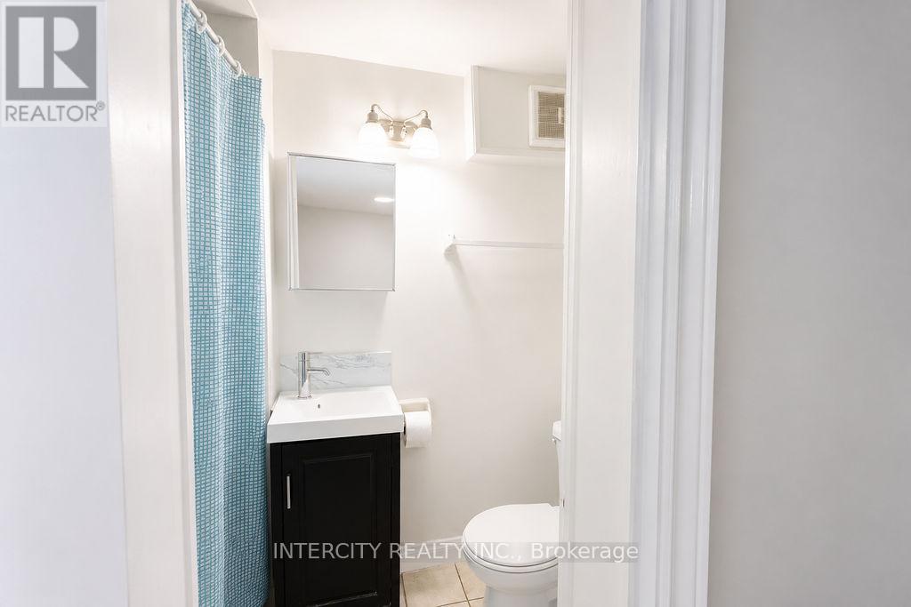 76 Felan Crescent, Toronto, Ontario  M9V 3A3 - Photo 25 - W13517962