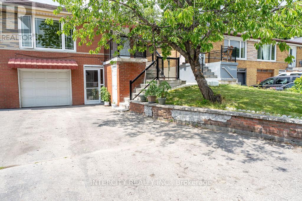 76 Felan Crescent, Toronto, Ontario  M9V 3A3 - Photo 3 - W13517962