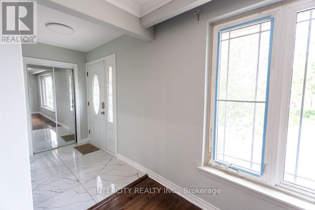 76 Felan Crescent, Toronto, Ontario  M9V 3A3 - Photo 7 - W13517962