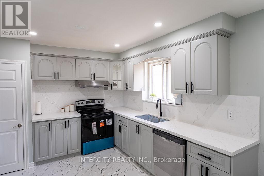 76 Felan Crescent, Toronto, Ontario  M9V 3A3 - Photo 8 - W13517962
