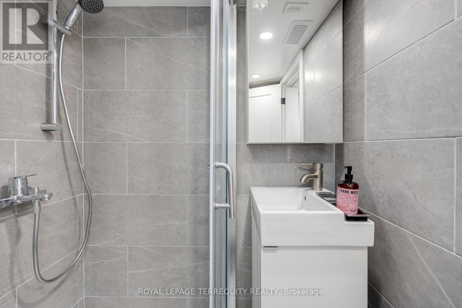 Bsmt - 490 Symington Avenue, Toronto, Ontario  M6N 2W5 - Photo 12 - W13517980