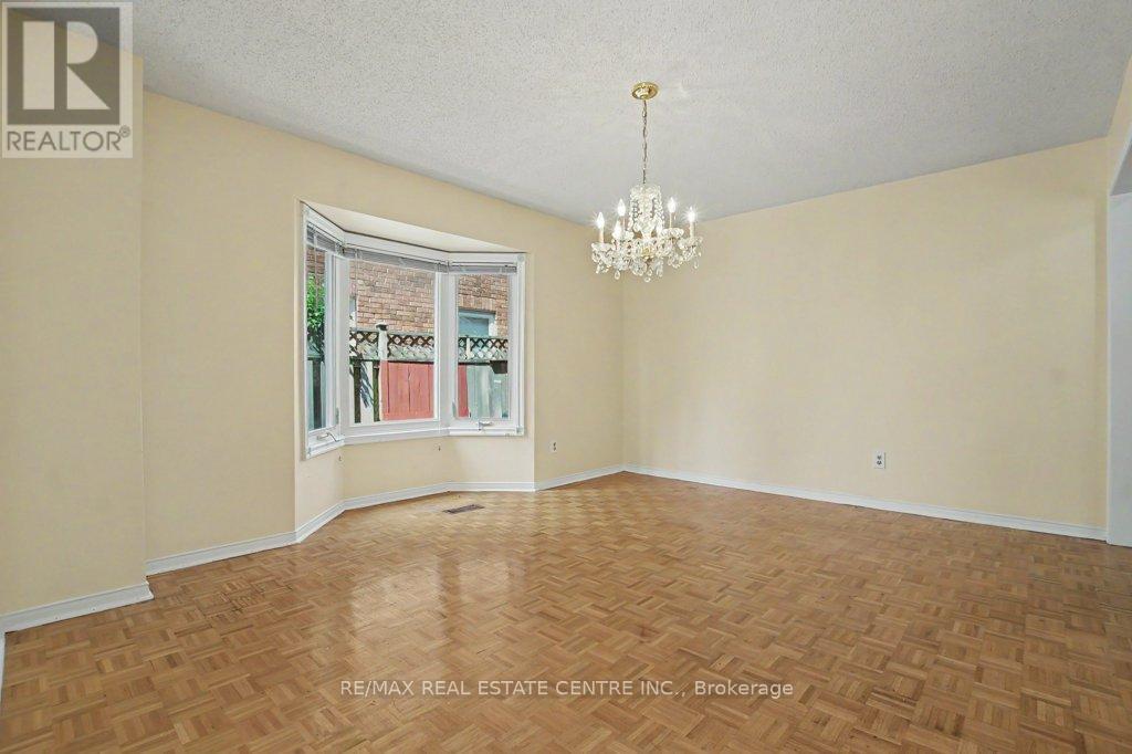 68 Moorehead Crescent, Brampton, Ontario  L6Z 4J6 - Photo 10 - W13517986
