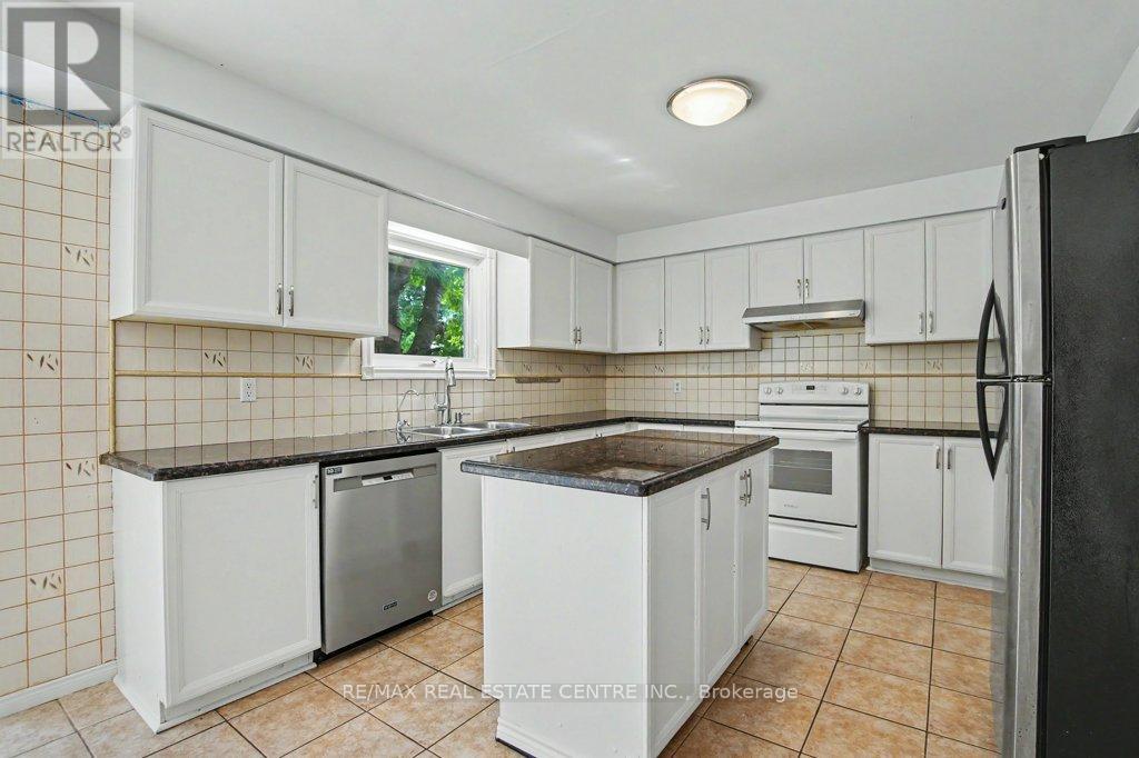 68 Moorehead Crescent, Brampton, Ontario  L6Z 4J6 - Photo 13 - W13517986