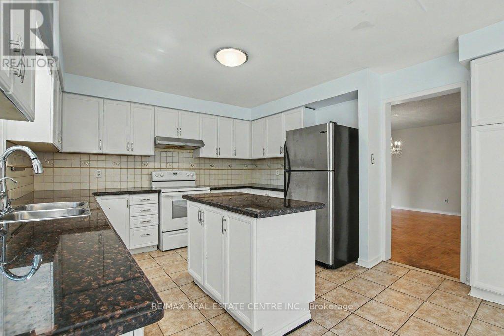 68 Moorehead Crescent, Brampton, Ontario  L6Z 4J6 - Photo 14 - W13517986