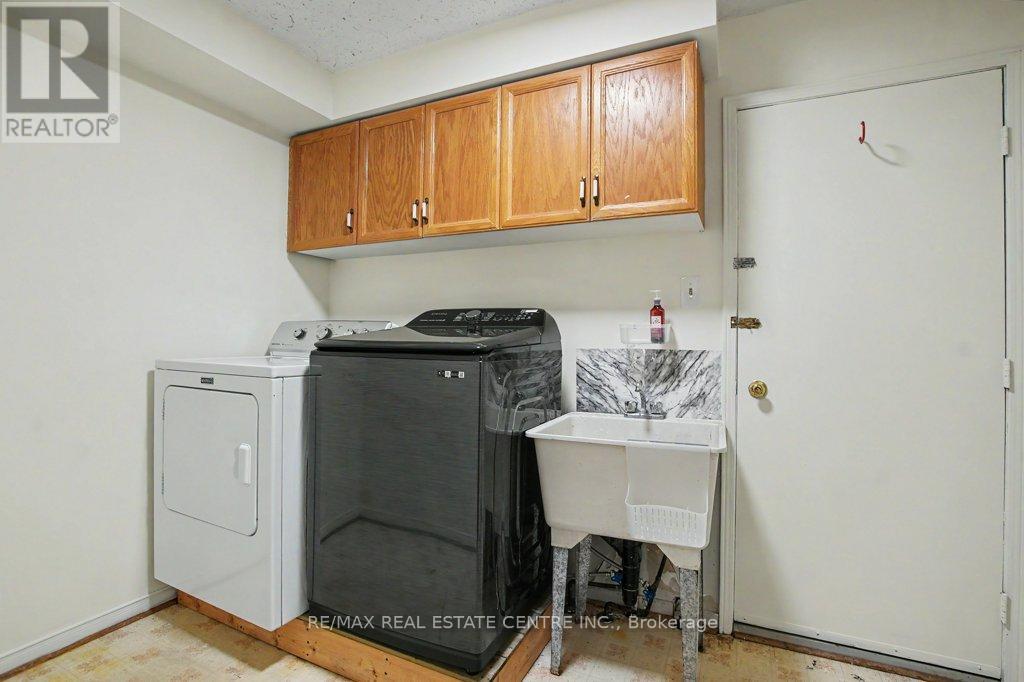 68 Moorehead Crescent, Brampton, Ontario  L6Z 4J6 - Photo 19 - W13517986