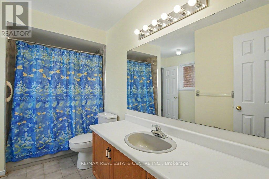 68 Moorehead Crescent, Brampton, Ontario  L6Z 4J6 - Photo 22 - W13517986