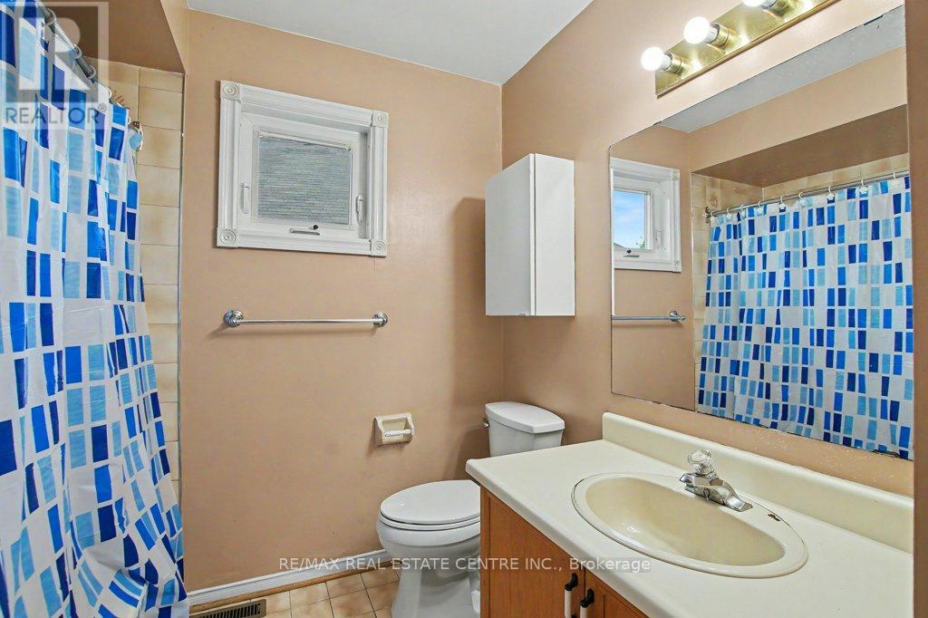 68 Moorehead Crescent, Brampton, Ontario  L6Z 4J6 - Photo 25 - W13517986