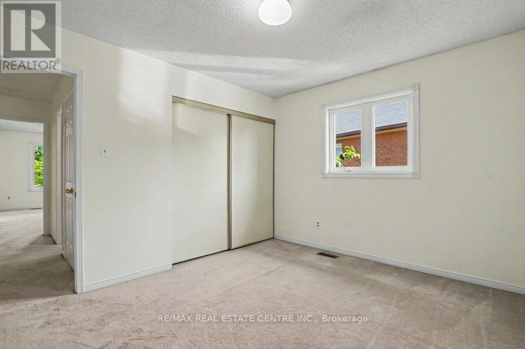 68 Moorehead Crescent, Brampton, Ontario  L6Z 4J6 - Photo 27 - W13517986