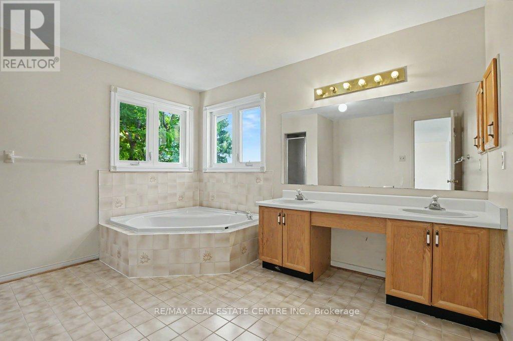 68 Moorehead Crescent, Brampton, Ontario  L6Z 4J6 - Photo 32 - W13517986