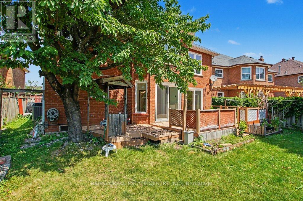 68 Moorehead Crescent, Brampton, Ontario  L6Z 4J6 - Photo 44 - W13517986