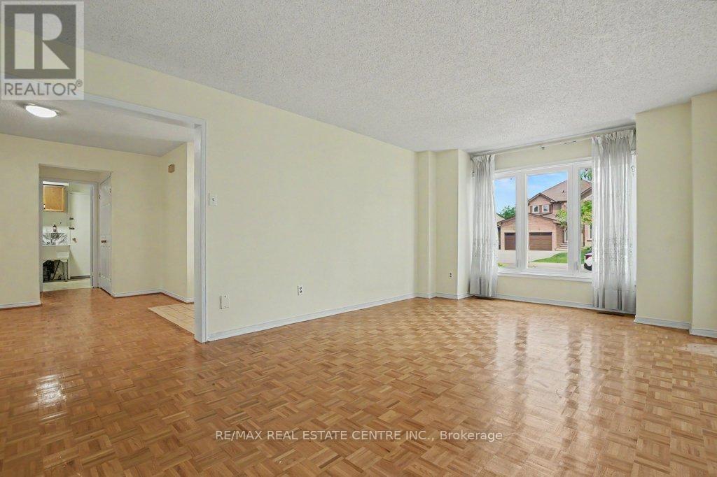 68 Moorehead Crescent, Brampton, Ontario  L6Z 4J6 - Photo 6 - W13517986