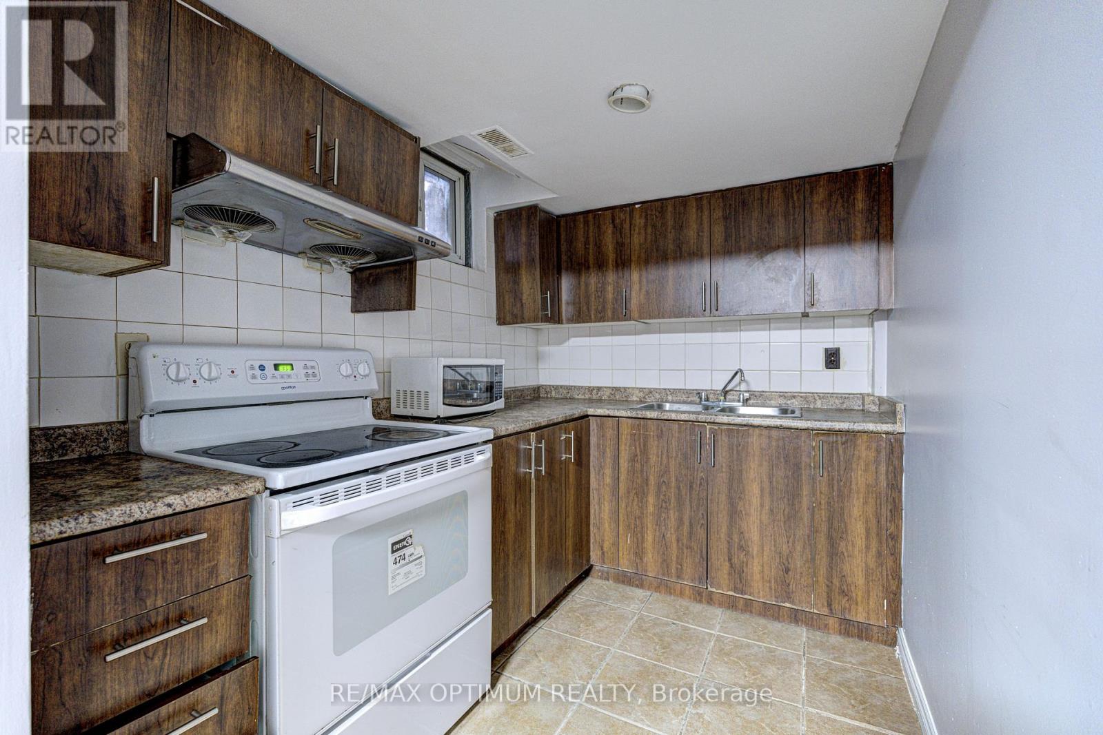 5 Roehampton Crescent, Brampton, Ontario  L6Y 2R3 - Photo 18 - W13518014