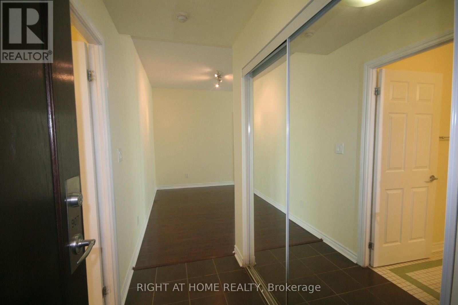 907 - 3504 Hurontario Street, Mississauga, Ontario  L5B 0B9 - Photo 10 - W13518016