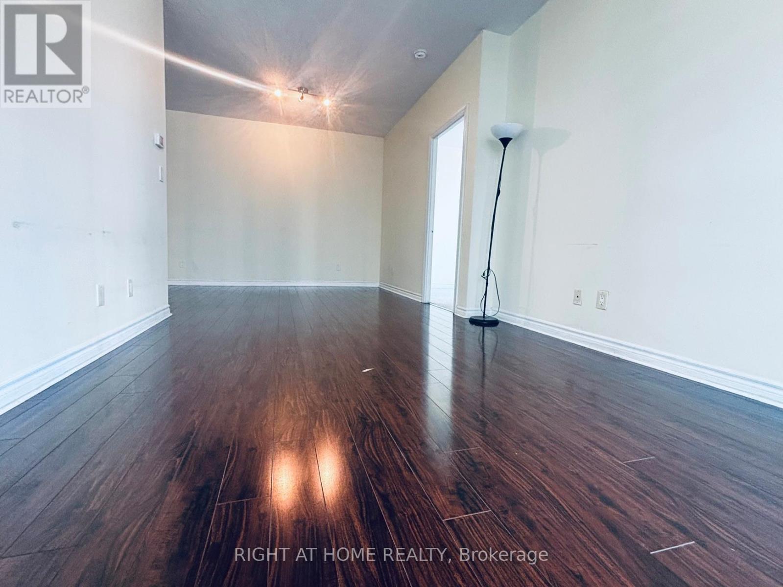 907 - 3504 Hurontario Street, Mississauga, Ontario  L5B 0B9 - Photo 11 - W13518016