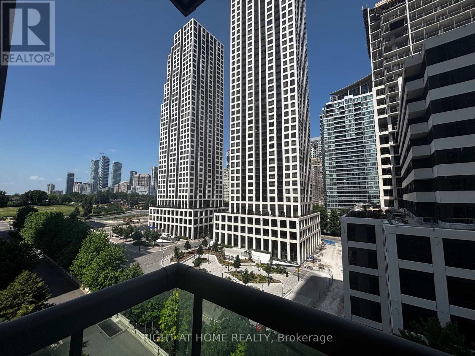 907 - 3504 Hurontario Street, Mississauga, Ontario  L5B 0B9 - Photo 4 - W13518016