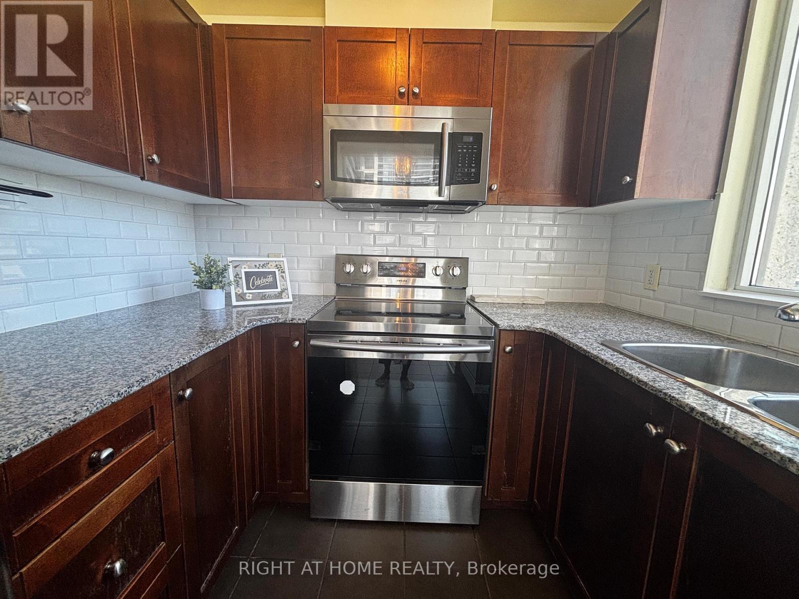 907 - 3504 Hurontario Street, Mississauga, Ontario  L5B 0B9 - Photo 8 - W13518016