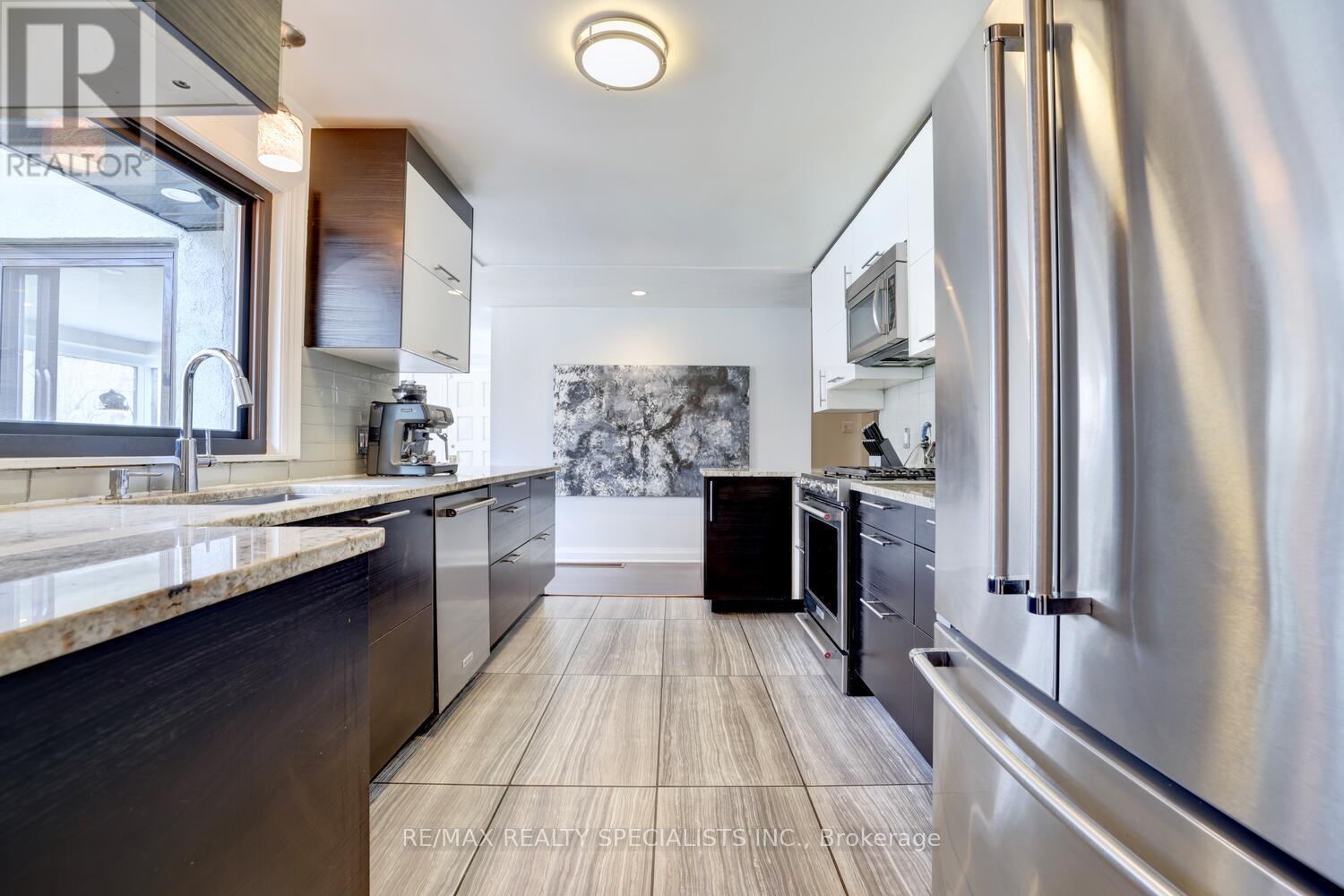 821 Parkland Avenue, Mississauga, Ontario  L5H 3G6 - Photo 12 - W13518114