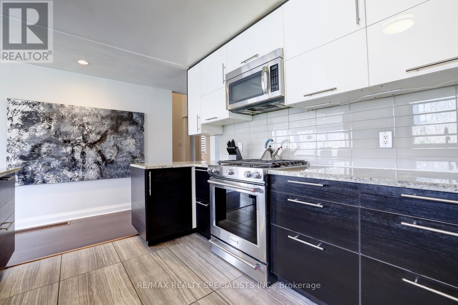 821 Parkland Avenue, Mississauga, Ontario  L5H 3G6 - Photo 15 - W13518114
