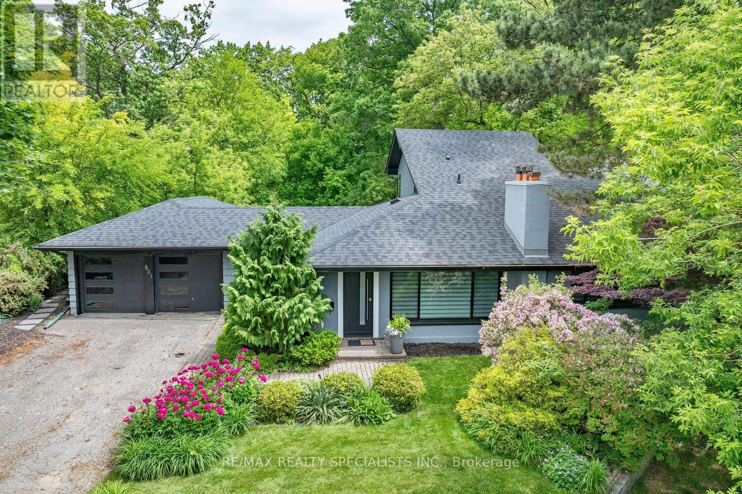 821 Parkland Avenue, Mississauga, Ontario  L5H 3G6 - Photo 2 - W13518114