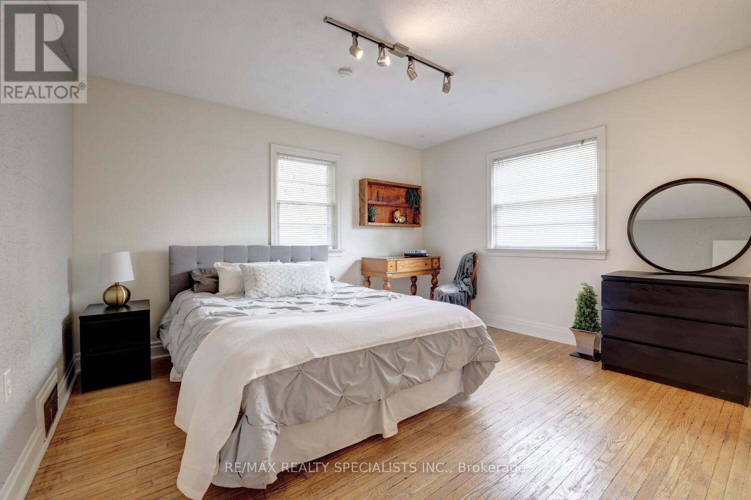 821 Parkland Avenue, Mississauga, Ontario  L5H 3G6 - Photo 20 - W13518114