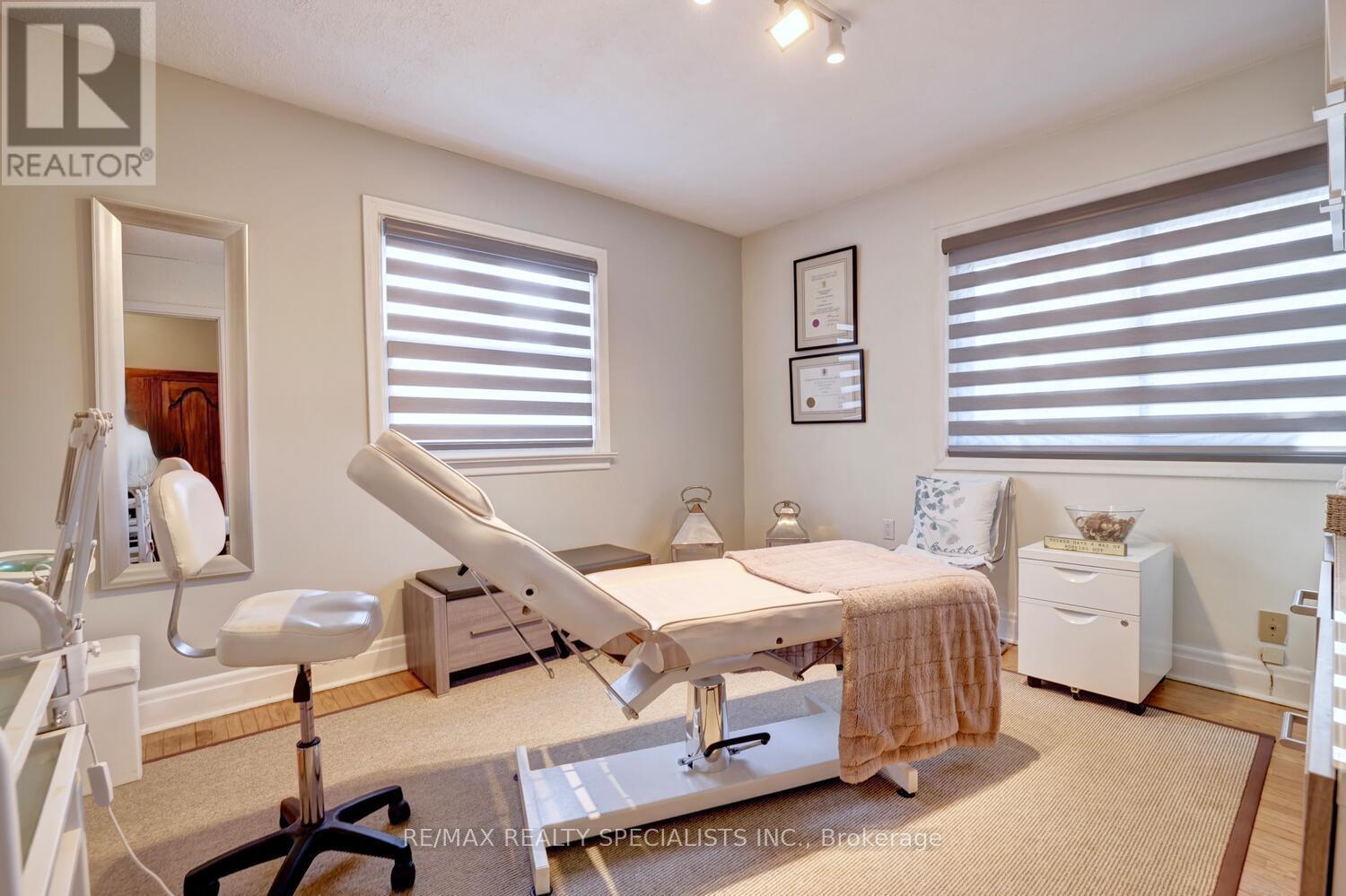 821 Parkland Avenue, Mississauga, Ontario  L5H 3G6 - Photo 21 - W13518114