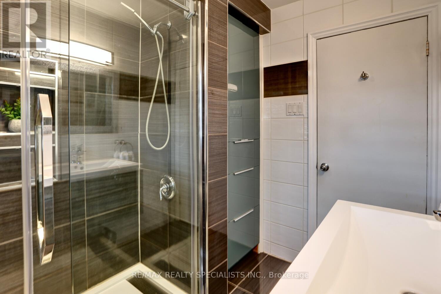 821 Parkland Avenue, Mississauga, Ontario  L5H 3G6 - Photo 23 - W13518114
