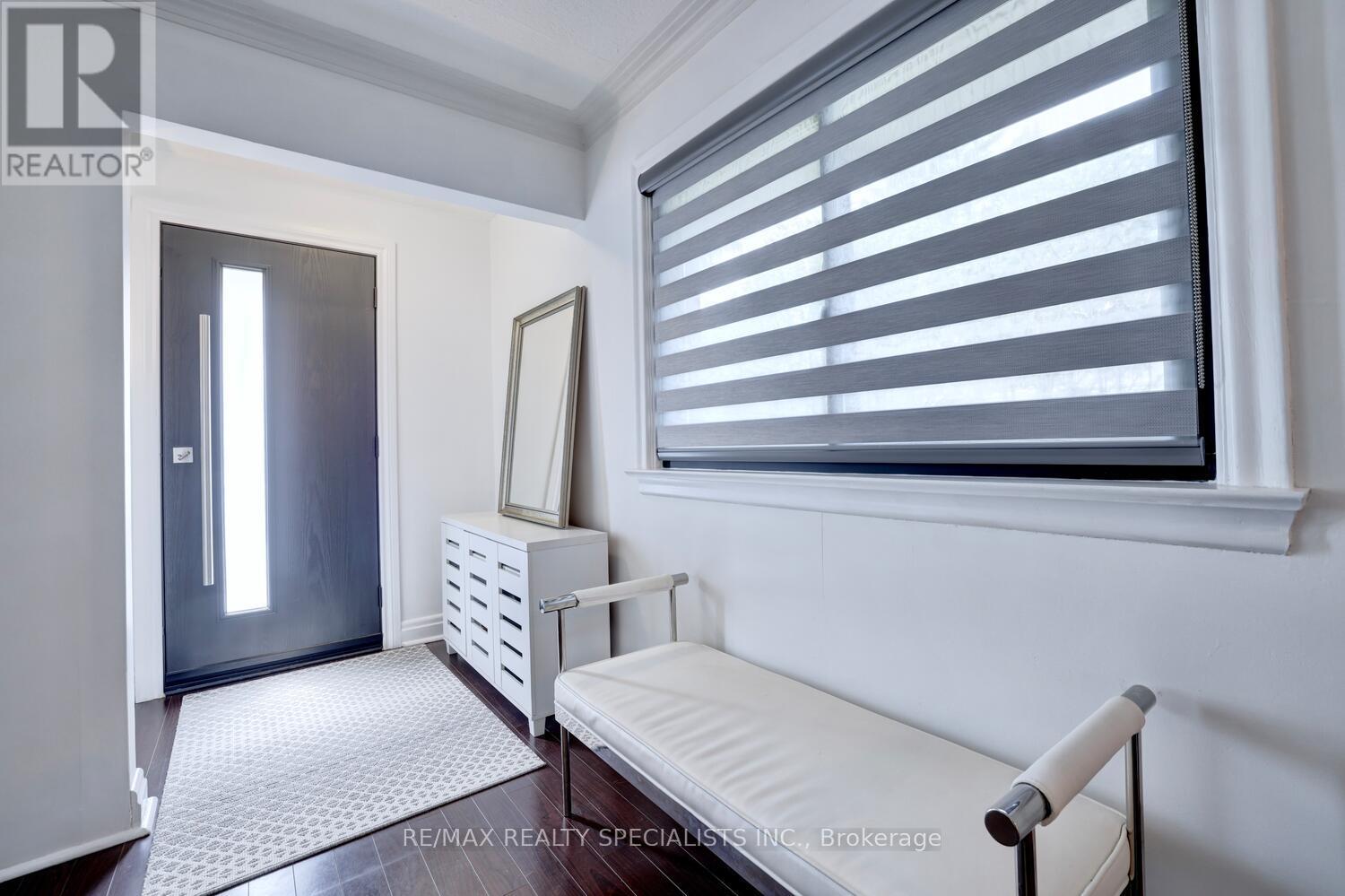 821 Parkland Avenue, Mississauga, Ontario  L5H 3G6 - Photo 5 - W13518114