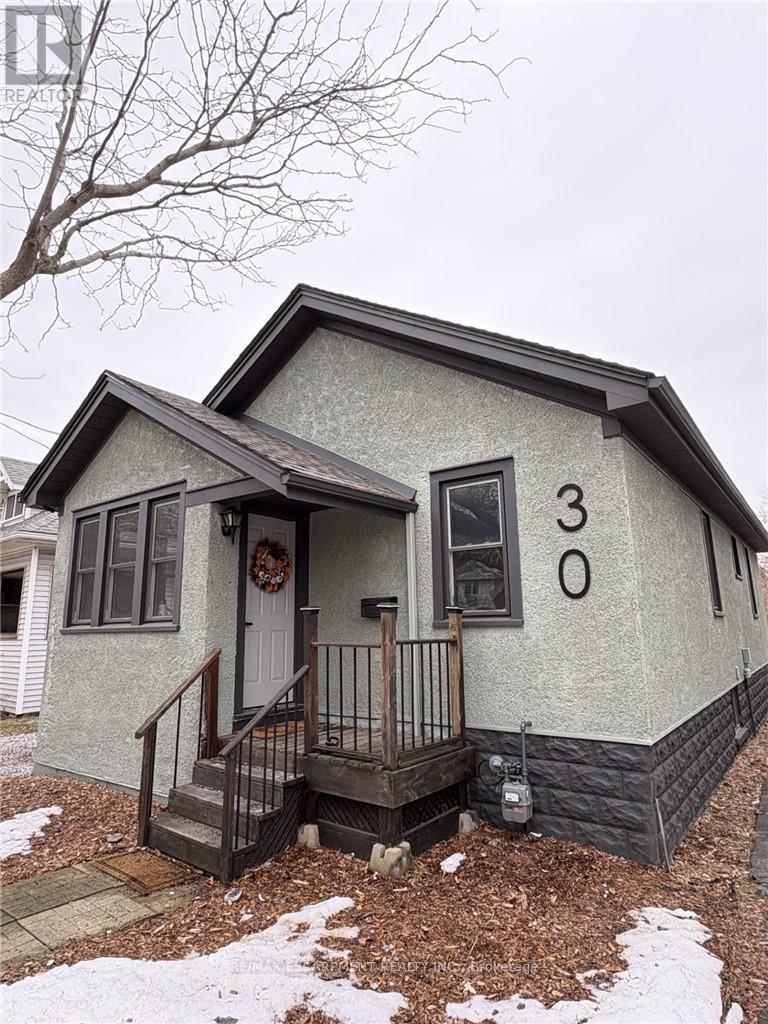 30 EASTCHESTER AVENUE, St. Catharines, Ontario