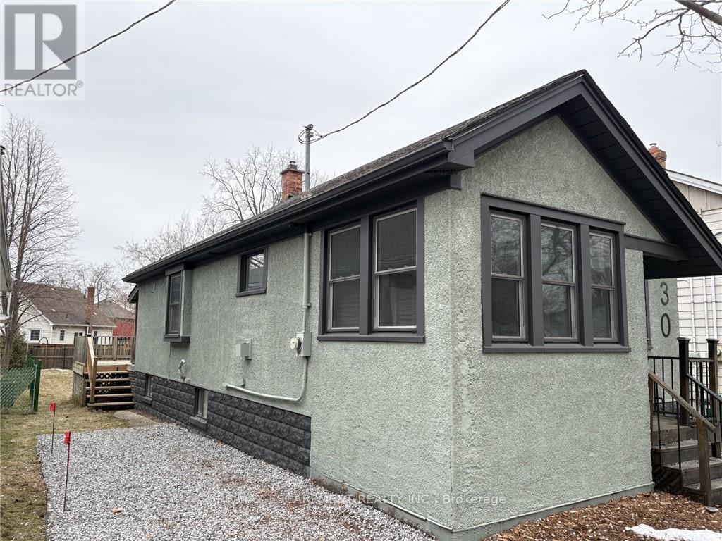 30 Eastchester Avenue, St. Catharines, Ontario  L2P 2V6 - Photo 2 - X13518068