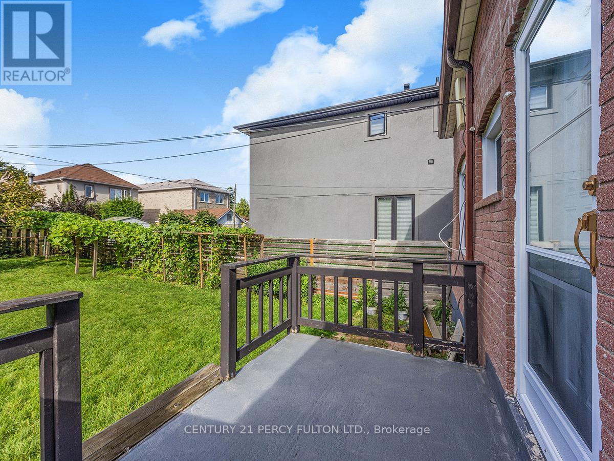 98 Westbourne Avenue, Toronto, Ontario  M1L 2Y5 - Photo 9 - E13518020