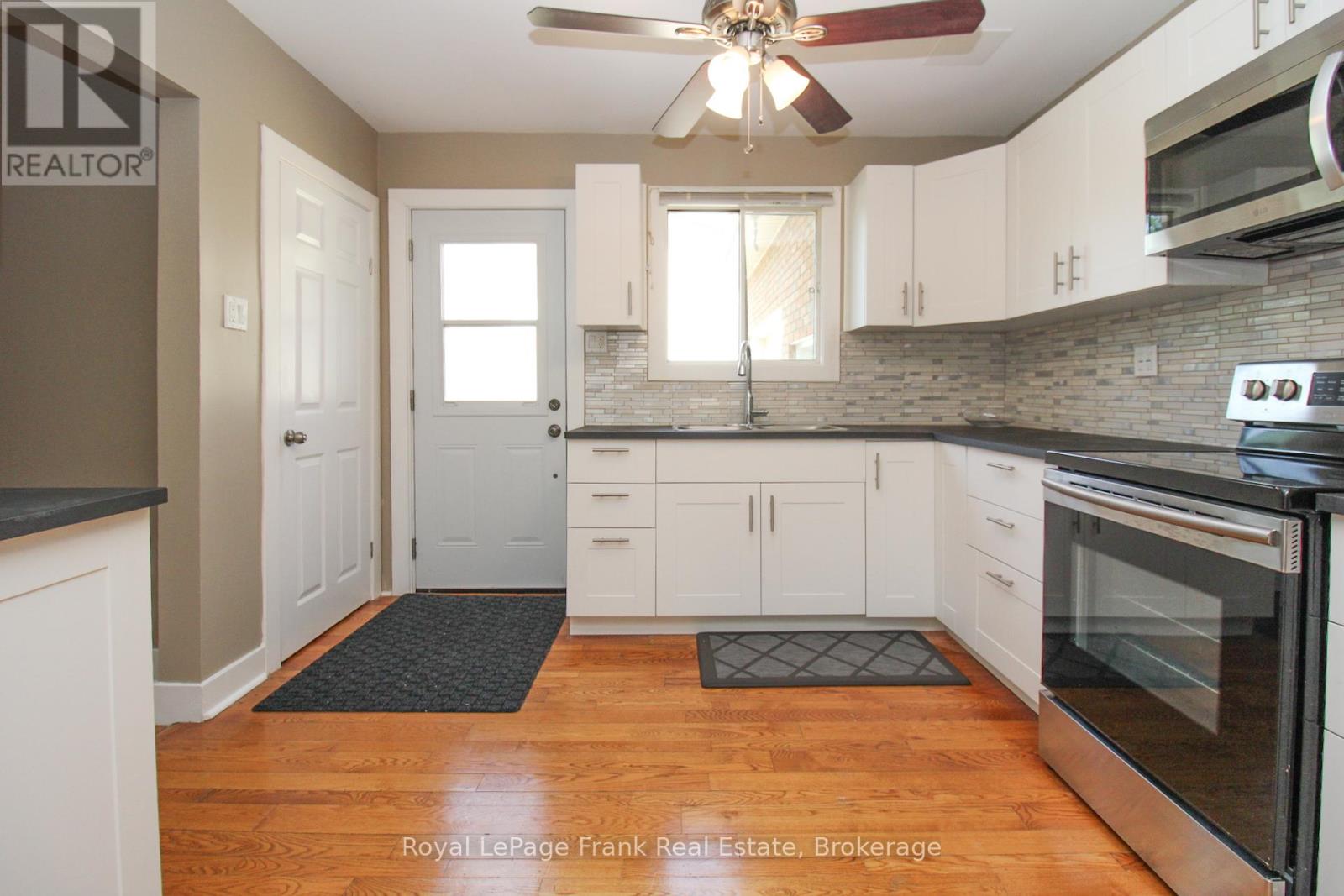 938 Parkhill Road W, Peterborough (Monaghan Ward 2), Ontario K9J 6P3 - Photo 6 - X13518414