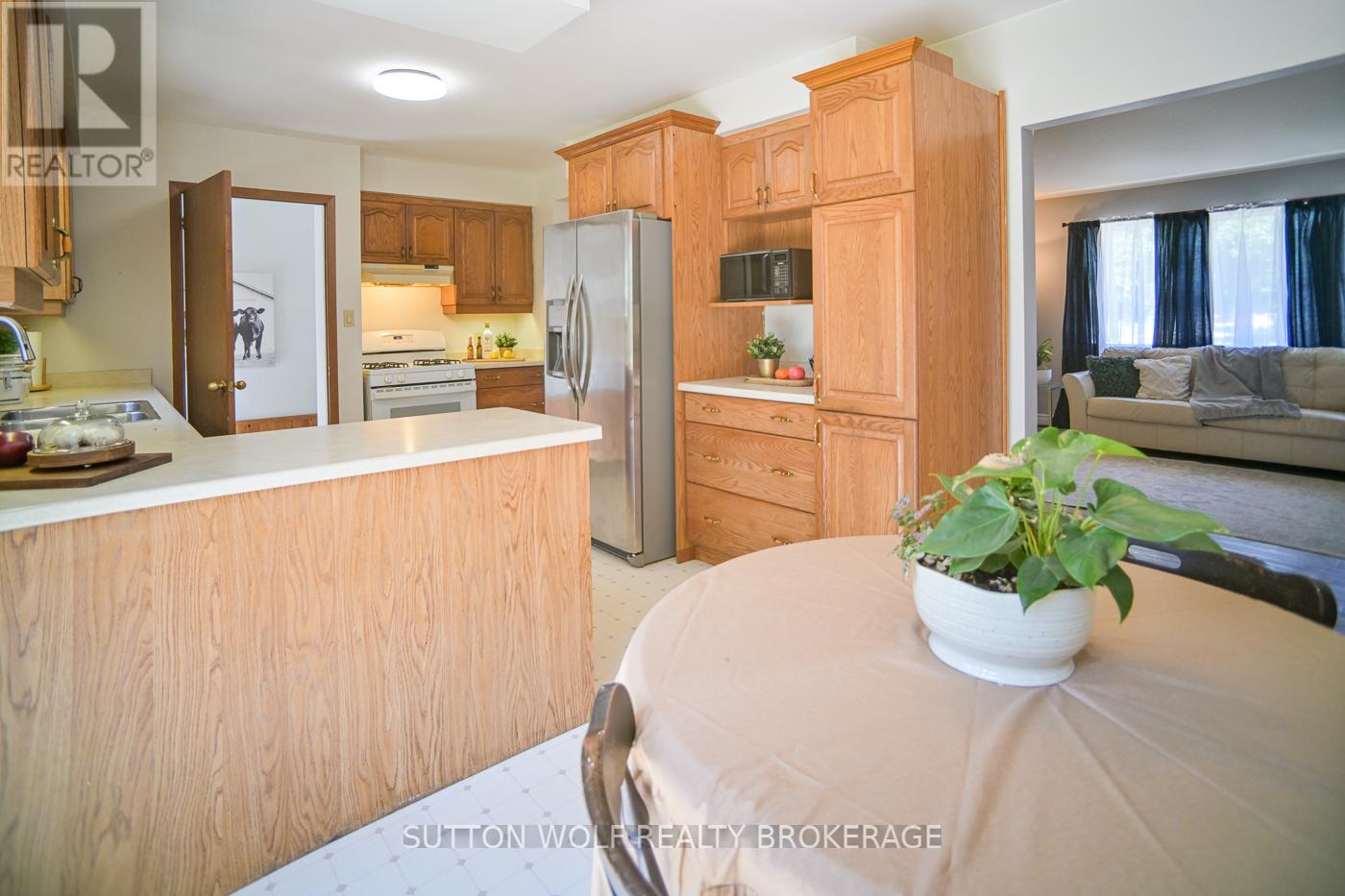 566 Head Street N, Strathroy-Caradoc, Ontario N7G 4K8 - Photo 14 - X13518232