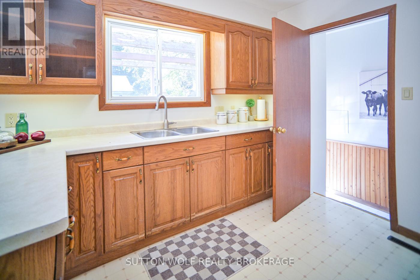 566 Head Street N, Strathroy-Caradoc, Ontario N7G 4K8 - Photo 15 - X13518232