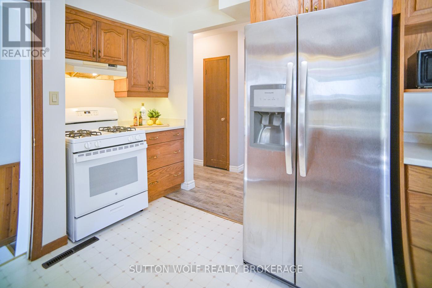 566 Head Street N, Strathroy-Caradoc, Ontario N7G 4K8 - Photo 16 - X13518232