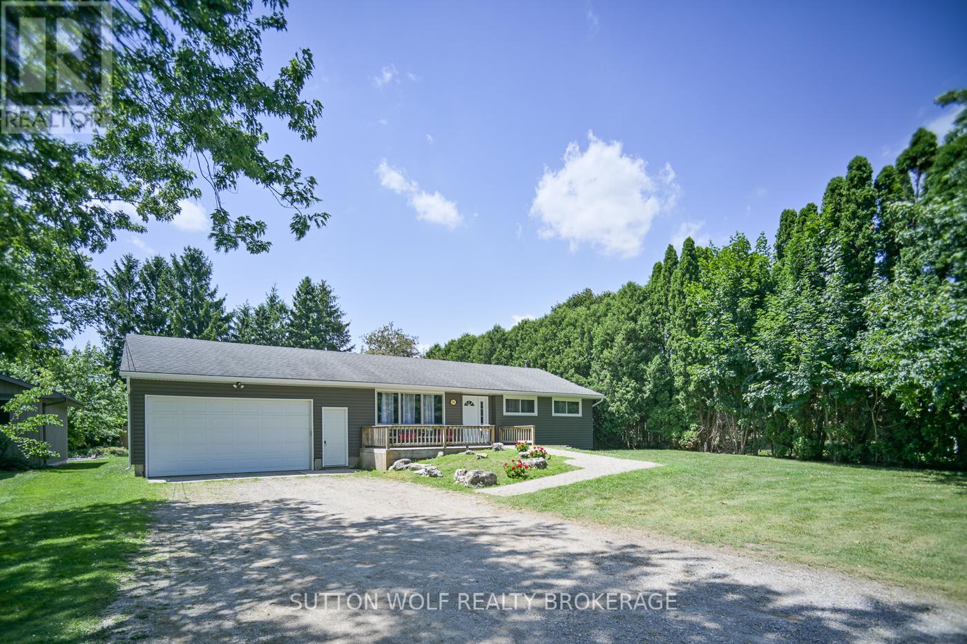 566 Head Street N, Strathroy-Caradoc, Ontario N7G 4K8 - Photo 2 - X13518232