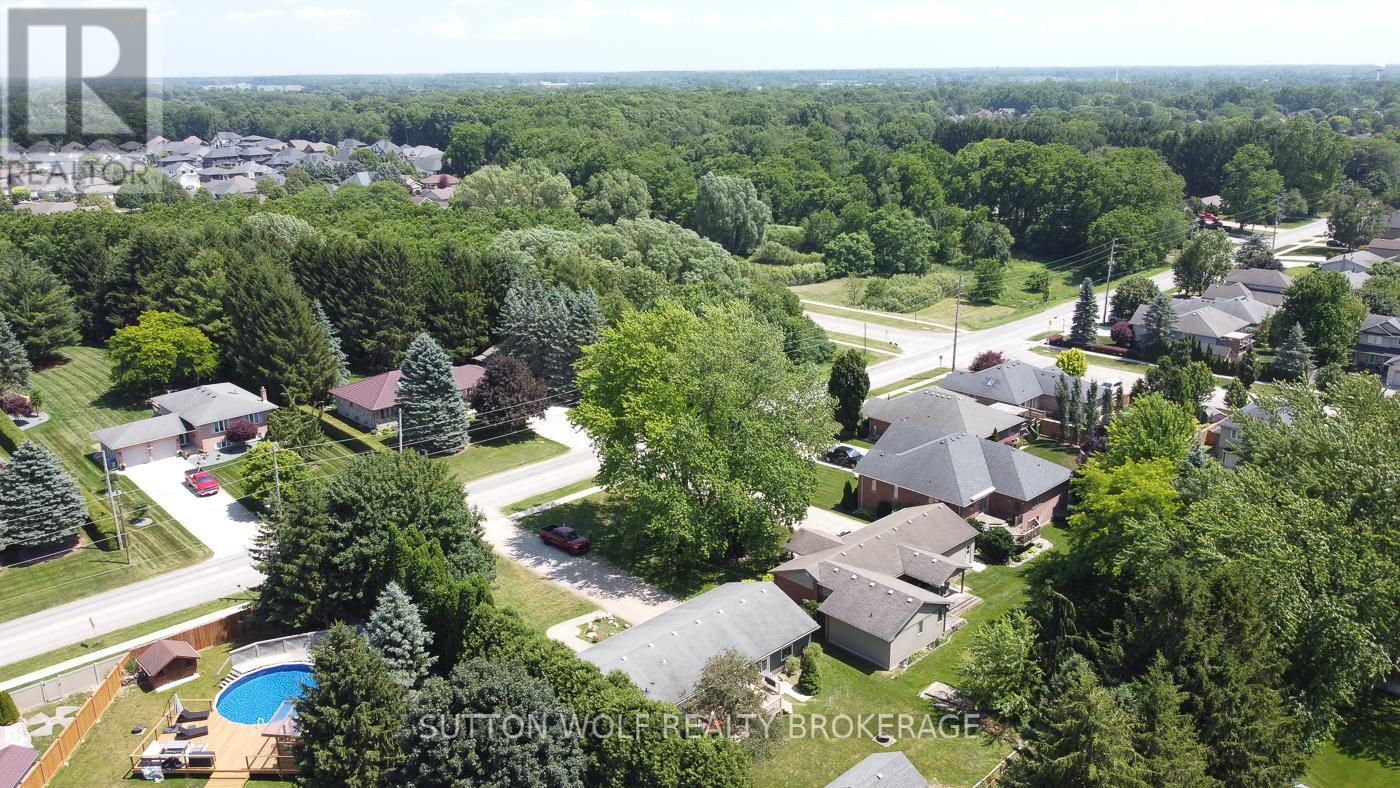 566 Head Street N, Strathroy-Caradoc, Ontario N7G 4K8 - Photo 38 - X13518232