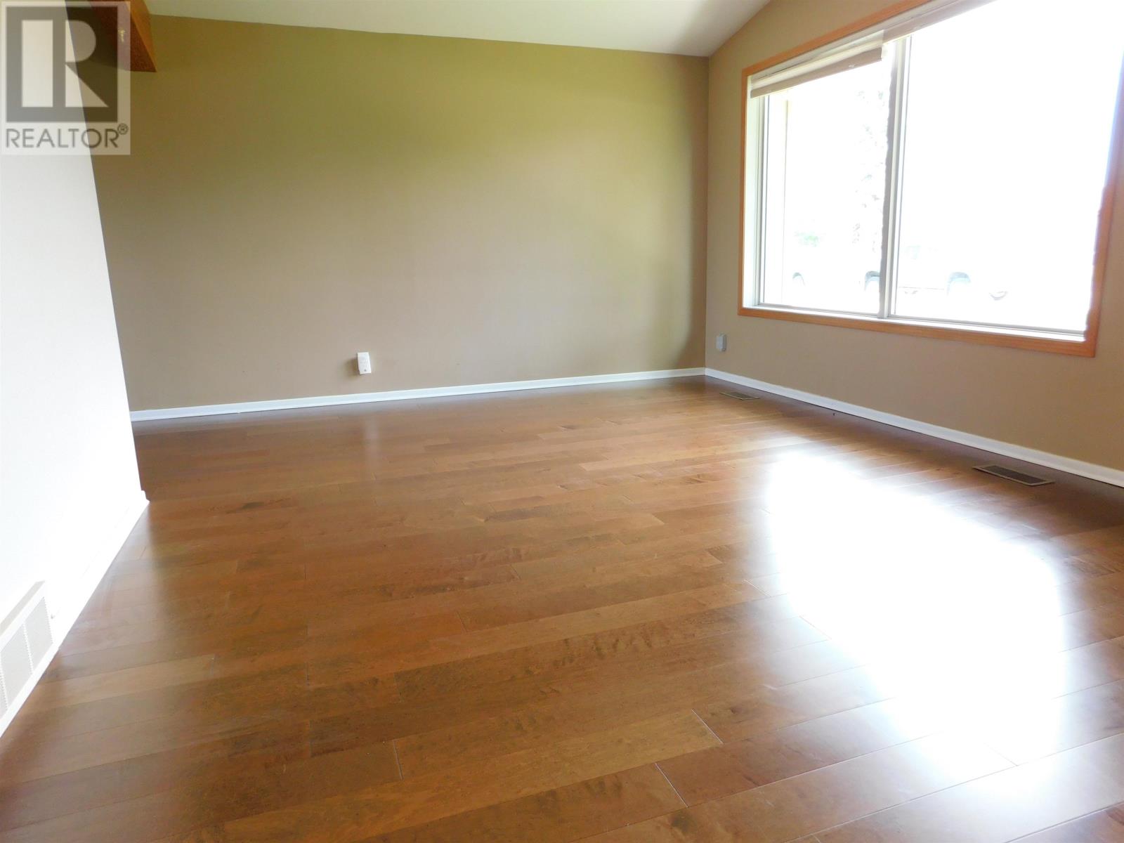 61 Wood St, Dryden, Ontario  P8N 1T1 - Photo 4 - TB2601779
