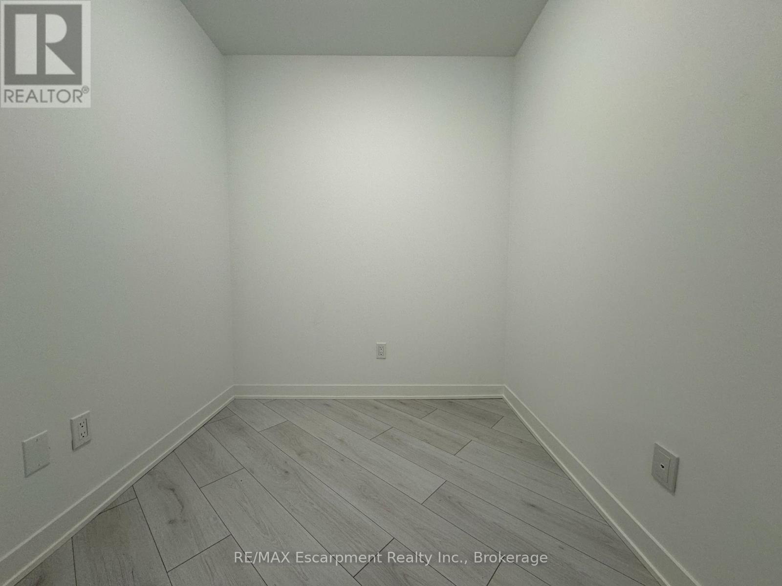721 - 405 Dundas Street W, Oakville, Ontario  L6M 5P9 - Photo 22 - W13518396