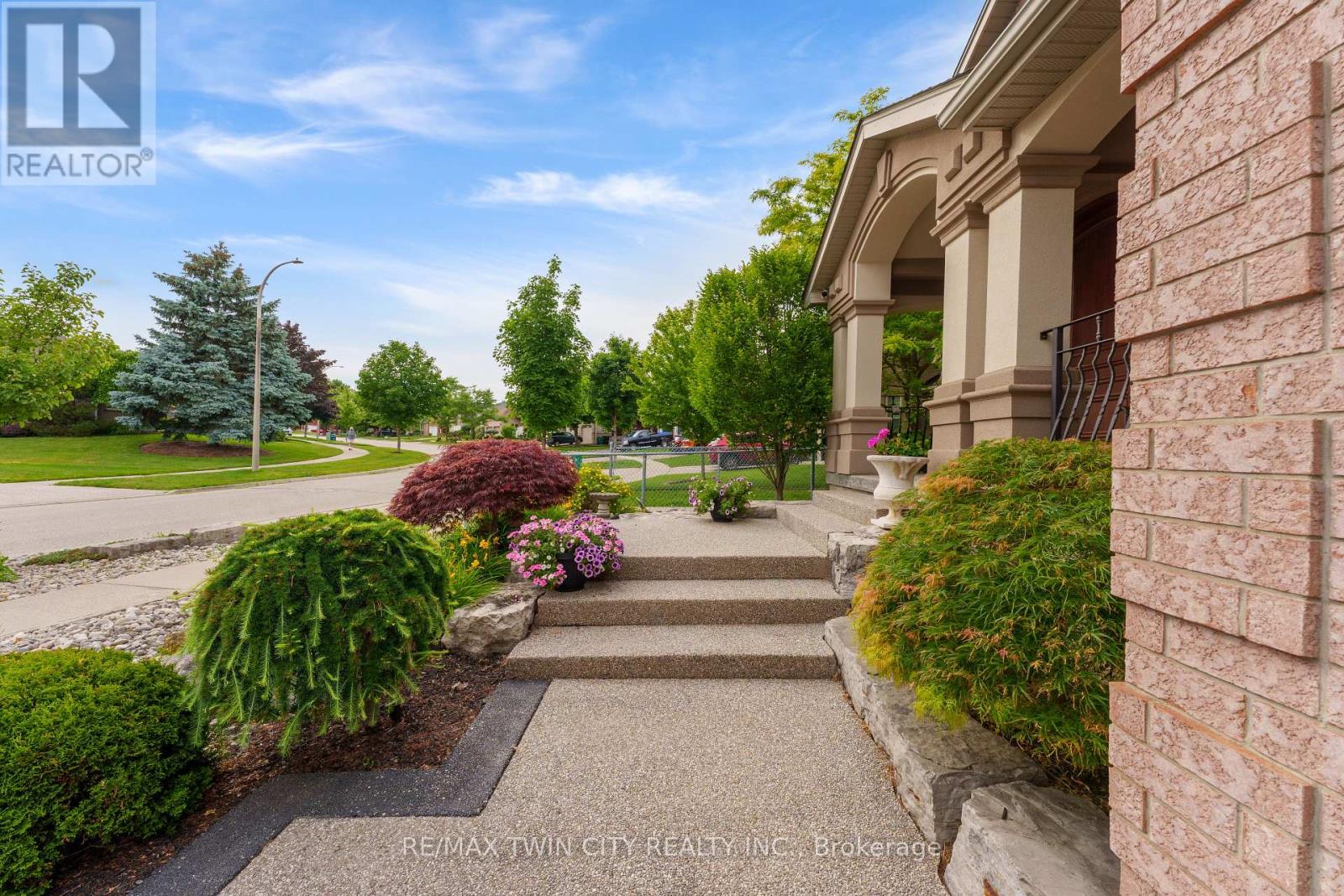 60 Chandos Drive, Kitchener, Ontario  N2A 3C2 - Photo 2 - X13481700