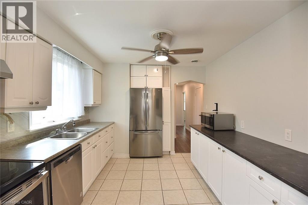 282 East 38th Street, Hamilton, Ontario  L8V 4G3 - Photo 11 - 40844731