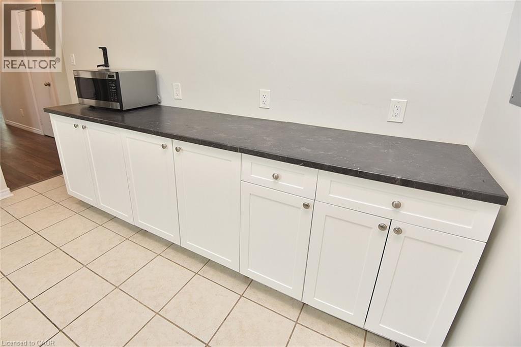 282 East 38th Street, Hamilton, Ontario  L8V 4G3 - Photo 13 - 40844731