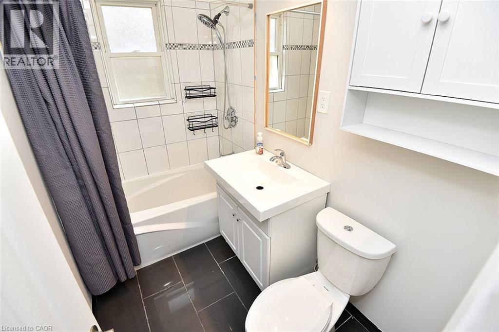 282 East 38th Street, Hamilton, Ontario  L8V 4G3 - Photo 19 - 40844731