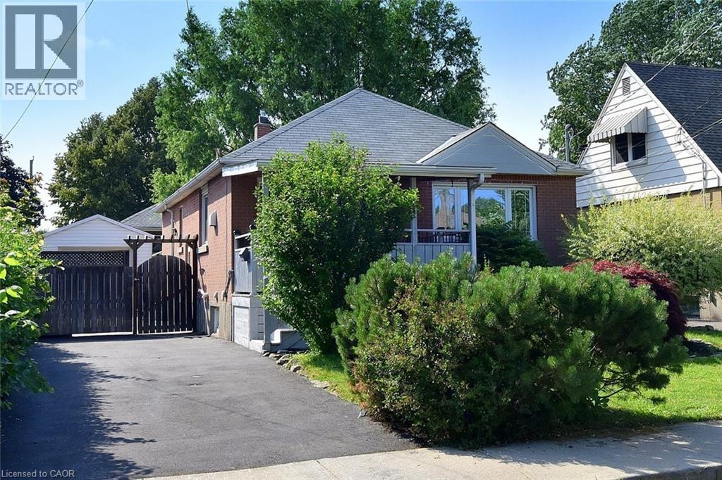 282 East 38th Street, Hamilton, Ontario  L8V 4G3 - Photo 2 - 40844731